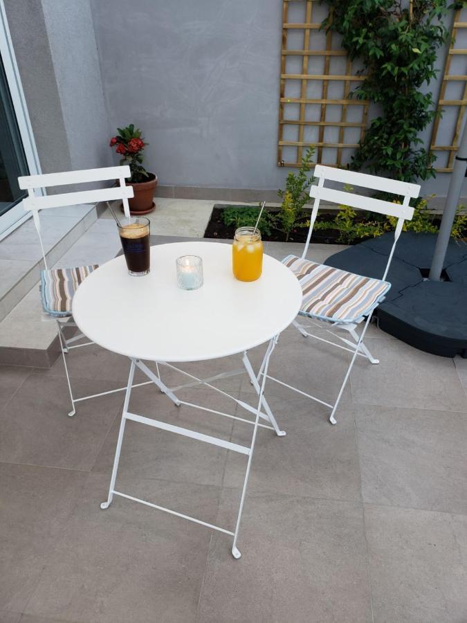 Modern & Cozy Studio W/ Backyard Near City Center Лимасол Экстерьер фото